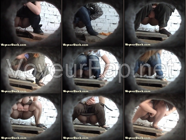 VoyeurBank Toilet 1 - 4