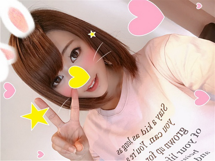 FC2-PPV-1008392 SEXすると好きになっちゃう都合としまりのいいバリキャリ駄目女あゆみちゃん２６歳。彼氏に消えられた腹いせに先輩と一緒にナンパでハメ撮り。危険日でも舌入