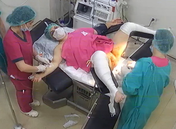 Real_hidden_camera_in_gynecological_cabinet_11