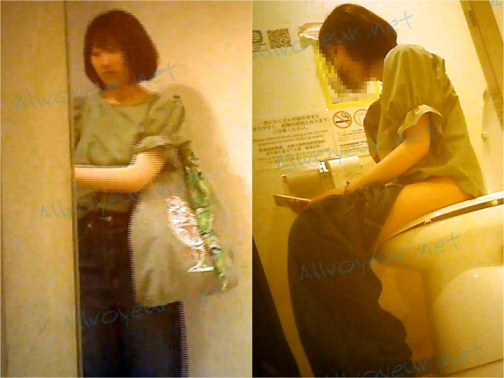 (個人撮影) 汲み取りトイレ 便槽内潜伏手撮り盗撮⑦