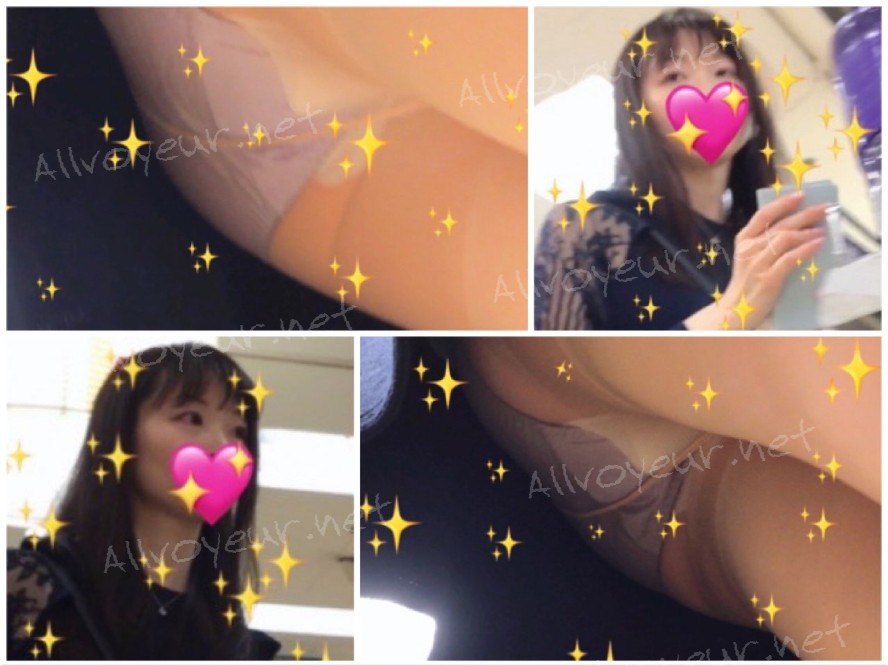 良いとこ育ち ?水玉スカートが揺れるお嬢ちゃんのパンチラ