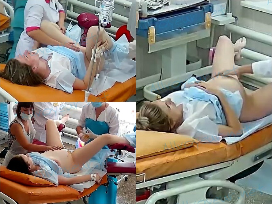 Vaginal_exam_women_in_maternity_hospital_2