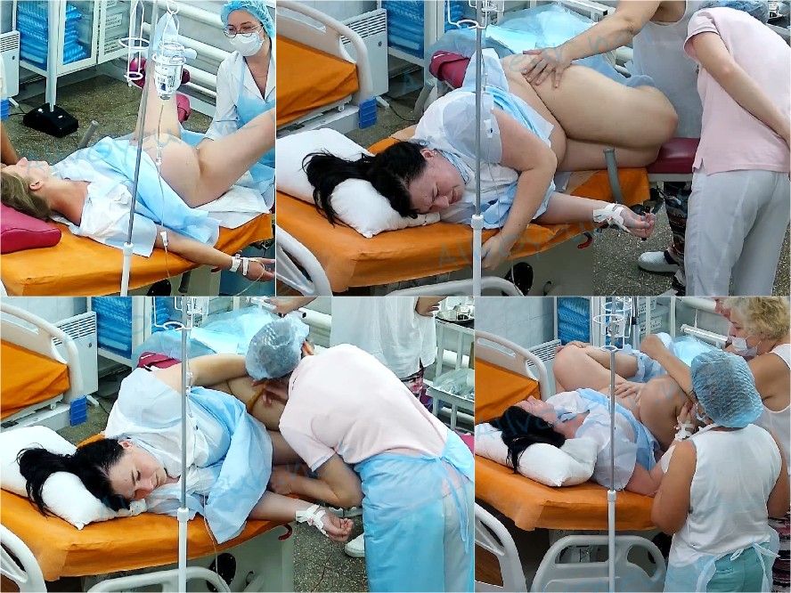 Vaginal_exam_women_in_maternity_hospital_5