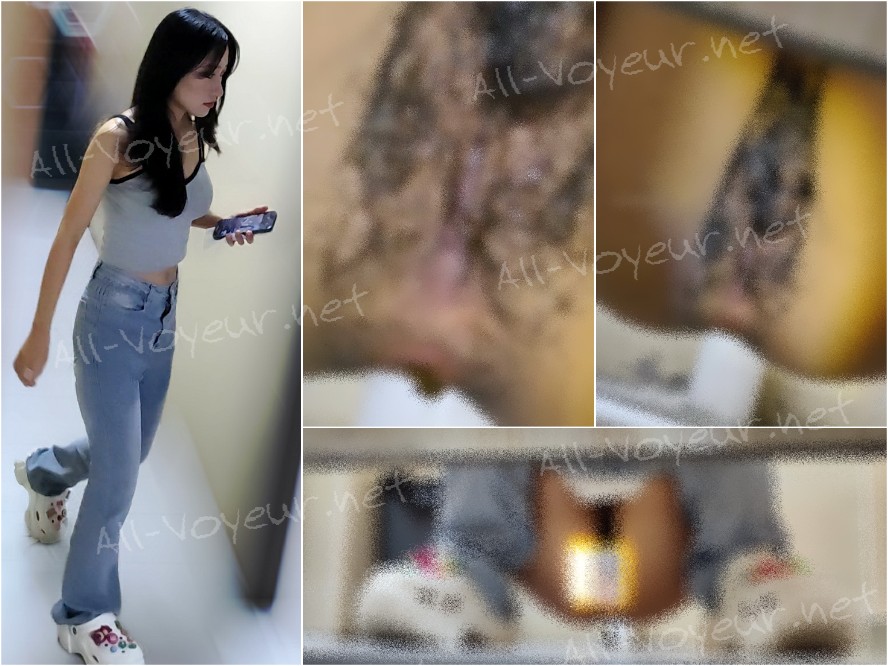 【ネット有名人トイレ撮影】美人アナウンサーのおもらしを生放送基地補助光トイレ撮影