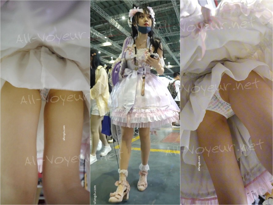 スタイル抜群の婦警さんがお嬢様コスプレ…胸を半分露出させて写真撮られまくり