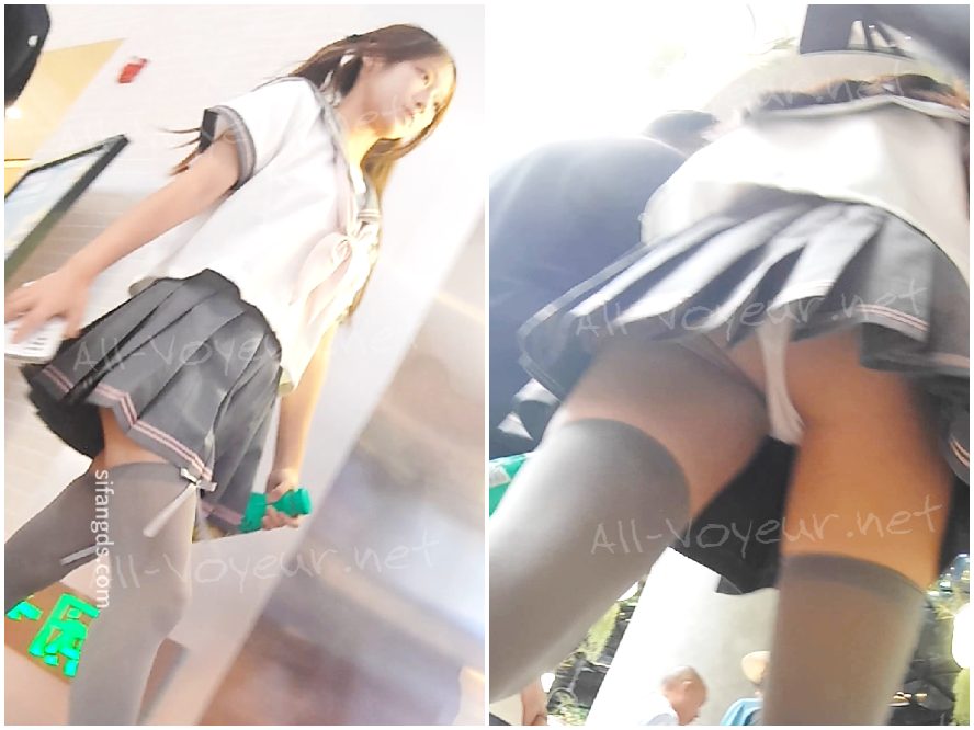 185cm - ピンクのふわふわサングラス、プリーツスカート、黒のレーストリムのランジェリー