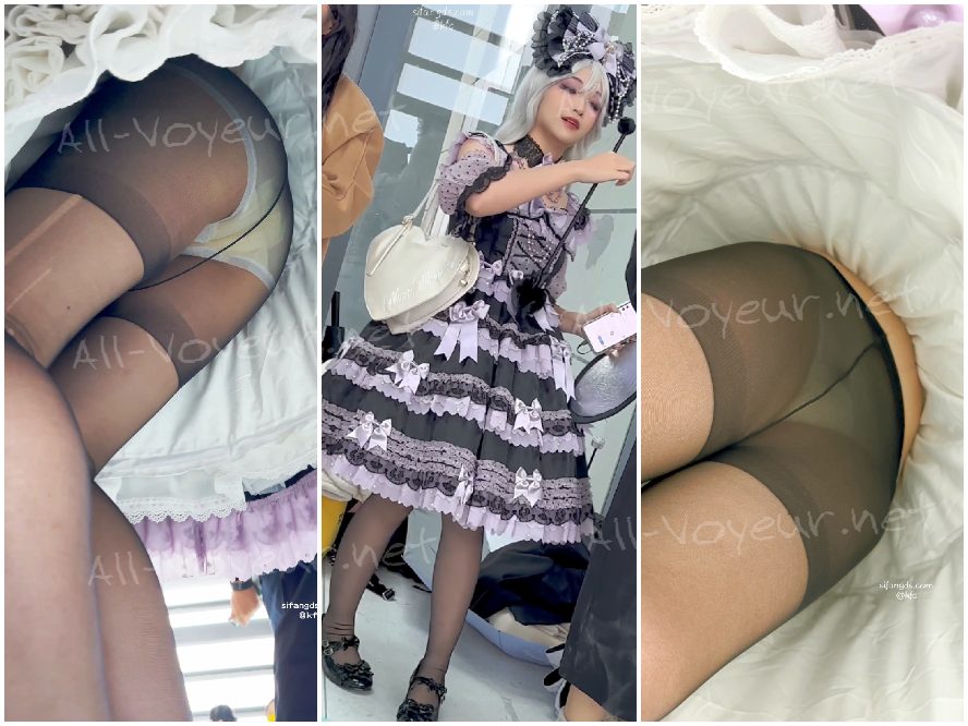 ロリータ女子高生がショッピング中。黒のストッキングがずり落ち、お尻を突き出してカメラの上に座りそうになりました。