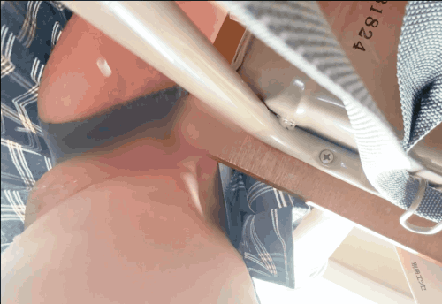 37大問題作・・・早朝の陸上女子机角オナ・・・びちゃびちゃ潮吹き絶頂