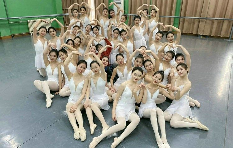 【トップカスタム】バレエダンサーのプライベートヌード写真撮影❤️若々しい雰囲気いっぱい