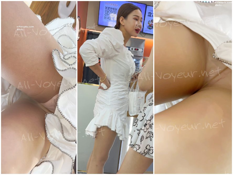 紫色のドレスを着た美しい女性とそのボーイフレンドが買い物に出かけました。彼女はグレーの下着を着けたままずっと撮影されていました。