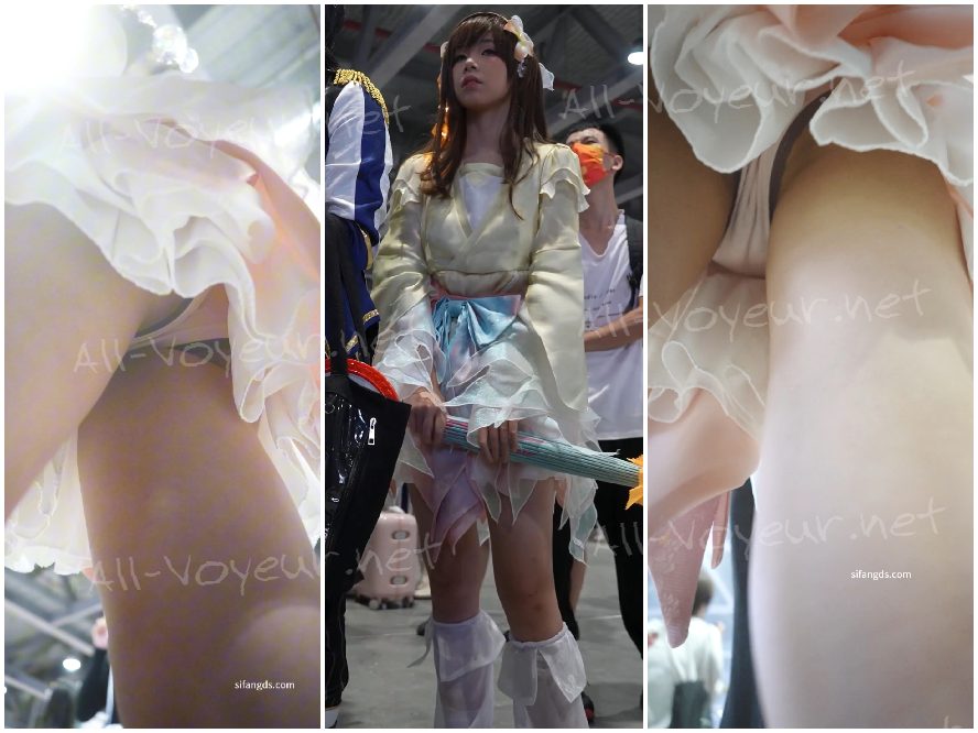 ショッピング中の若い女性のコスプレをしたナコルル…彼女のピンクのぴったりした下着には、13インチの縫い目がはっきりと見えます。