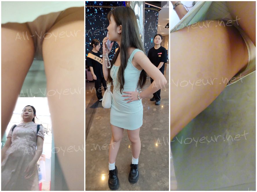 緑のボディコンスカートをはいた女性が、前も後ろもめくれ上がったピンクの下着を身につけ、家族と夕食をとっている。