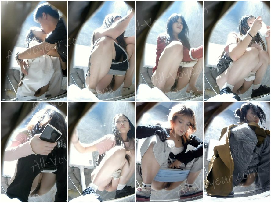 新しく流出した高画質のトイレ映像❤️ ナイトクラブの女性用トイレで美しい女性が放尿し、変態男が彼女にキスしようとしている高画質の隠し撮り。