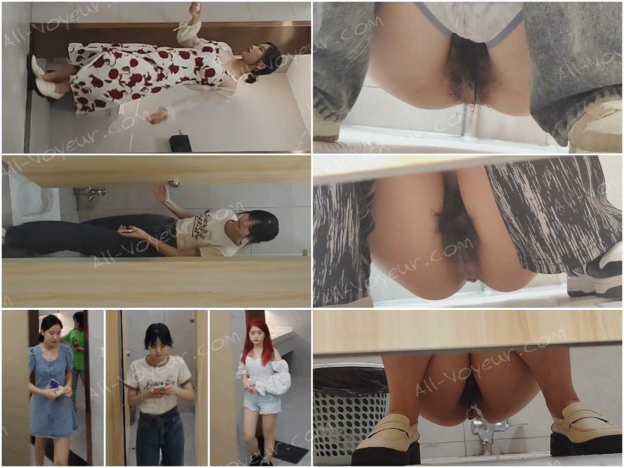 横店影視城のトイレ写真マスター❤️ 映画館の路傍トイレで用を足した後、鏡の前で注目を集めようと競い合う二人の親友の自然なショット。