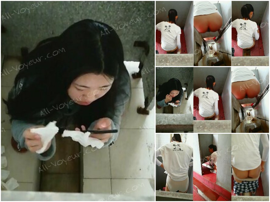 花钱顾学校女生去厕拍（一部）！早上拉屎人真多，每个坑位都是拉屎的妹子