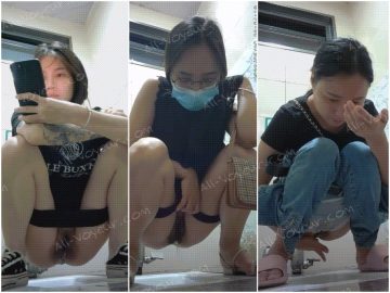 トイレ盗撮の達人が美女だらけの大学の女子トイレに潜入❤️美女の排尿シーンを全景で盗撮。ジーンズ姿の美女が用を足した後、指で尿を拭き取る様子を収録。高画質・無修正・オリジナル版。